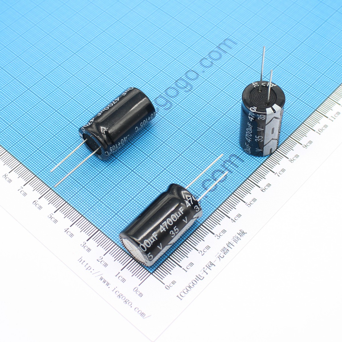 直插铝电解电容 35V 4700UF 18*30 ±20%