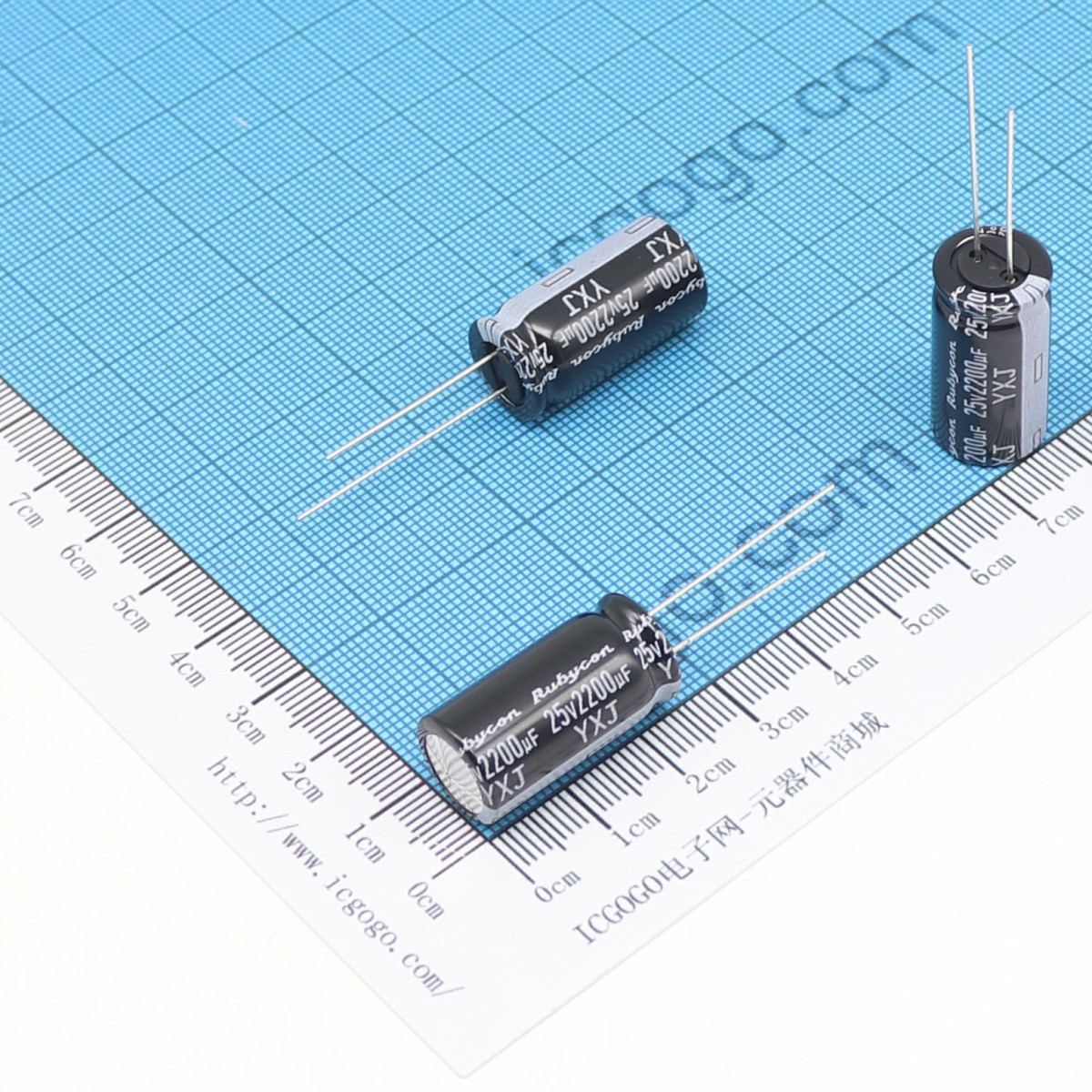 红宝石 直插铝电解电容 25V 2200UF φ 12.5X25mm RUBYCON 25YXJ2200M-12.5X25 YXJ 小型化 长寿命 低阻抗 ±20%